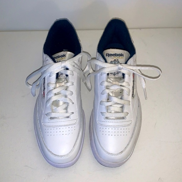 Like new Men’s Reebok Classic Club C 85 Shoes - Picture 2 of 10